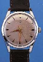 OMEGA HERRENARMBANDUHR, REF.-NR. 2938-1,SC, SCHWEIZ UM 1957, EDELST., BODEN GEDR., BEI FERTIGST. WASSERGESCH., VERS. BLATT FL., AUF- GES. ...