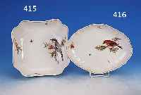 ECKIGE SCHüSSEL, MEISSEN, 40ER JAHRE, PORZELLAN, RELIEFIERTER RAND, BUNT BEMALT MIT VOGELDEKOR, GOLDRAND, CA. 22 X 22 CM