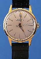 JUNGHANS HERRENARMBANDUHR CHRONOMETER, REF.-NR. 068460, DEUTSCHLAND UM 1964, METALL HART VERG., EDELST.-BODEN GEDR., AUßER KRONE U. LEDERB. ...