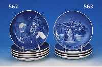 5 WEIHNACHTSTELLER, BING & GRONDAHL, 1978 BIS 1982, PORZELLAN, BLAUMALEREI UNTER DER GLASUR, D. JE CA. 18 CM