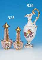 HENKELKANNE, WOHL DRESDEN, UM 1920/30, PORZELLAN, H. 32 CM, SHöNE FORM, BEIDSEITIGER BLUMENBOUQUETDEKOR, INSEKTEN UND STREUBLüM- CHEN, ...