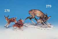 ZWEI PORZELLANFIGUREN, 30ER JAHRE, PORZELLAN, BEMALT, LäMMCHEN UND HIRSCH MIT REH, H. 11/12 CM