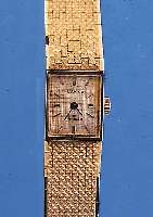 LAYKA DAMENGOLDBANDUHR, REF.-NR. 13245, SCHWEIZ UM 1964, GG 585/000, BODEN GEDR., BLATT VERS., ALTERSBED. FARBL. GET., FORMAN- KERW., 17 ...