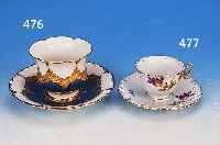 TASSE MIT UNTERTASSE, MEISSEN, 60ER JAHRE, PORZELLAN, H.8 CM, PARTIELL BLAUGRUNDIG, GOLDSTAFFAGE, MIN. GEBRSSP.