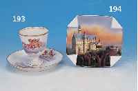 TASSE MIT UNTERTASSE, RUßLAND, UM 1900, PORZELLAN, LITHOGRAPHIERT, H.8 CM, MOSKAU, AUSGEMALT, GOLDSTAFFAGE, L. BER.