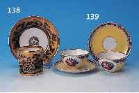 TASSE MIT UNTERTASSE, WOHL PARIS, 19. JH., PORZELLAN, H. 6 CM, UMLAUFEND BEMALT, LANDSCHAFTSDEKOR MIT KINDERN, GOLDSTAFFAGE