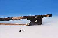 CELLO-BOGEN, DEUTSCH UM 1900, HOLZ: MAHAGONI, FROSCH EBENHOLZ, PERLMUTT U. SILBER, SEHR SCHöNER ELEGANTER BOGEN MIT GUTERSPANNUNG, ...