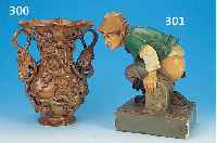 SKULPTUR: SOGN. GELDSCHEISER, DEUTSCH UM 1900, JUGENDSTIL, KERAMIK BUNT STAFFIERT, SEHR AUSDRUCKSVOLL, WITZIG, MASSIV, L. BEST., SIG- NET, UNLES., ...
