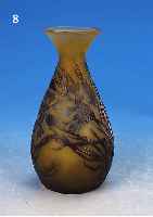 VASE, GALLé, UM 1910, FARBLOSES SCHICHTGLAS,H. 11 CM, ZWISCHENGLAS GELB EINGEPUDERT, BRAUN üBERFANGEN, SIGNIERT, GEäTZT