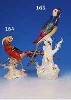 PORZELLANFIGUR, HUTSCHENREUTHER KUNSTABT., SIGN. TUTTER, GOLDFASAN, BUNT BEMALT, H. CA. 21 CM, L. CA. 38 CM