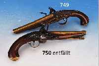 PAAR DUELLPISTOLEN, ENGLAND, UM 1830, SCHAFT BUCHE MAHAGONIFARBEN GEBEIZT, SCHLößER EISEN BEZ. DAYKIN, LäUFE UND APPLIKATIONEN MESSING ...