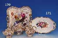 SCHALE, THüRINGEN, UM 1935-45, PORZELLAN, RELIEFIERT, BUNTE BLUMENMALEREI, GOLDRAND, CA. 5,5 X 31 X 19 CM