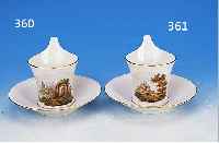 TASSE MIT UNTERTASSE, KPM, BERLIN, UM 1900, PORZELLAN, H. 9 CM, GOLDSTAFFAGE, SCHöNER LANDSCHAFTSDEKOR