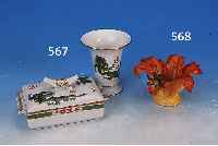 VASE UND DECKELDOSE, MEISSEN, Z.T. 2. WAHL, 60ER JAHRE, PORZELLAN, H. 10/14 X 8 CM, GRüNER DRACHENDEKOR, GOLDRäNDER