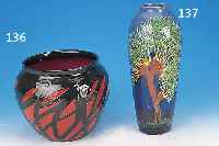 VASE, PROF. MAX LAEUGER, UM 1896, MAJOLIKA, BUNTE GIEßBüCHSENMALEREI VON WEIDENBAUM IN LANDSCHAFT, ZWEIFACH LäNGS ...