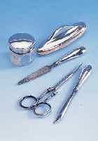 NAGELSET, LONDON 1947, IM ORIG.ETUI, STERLINGSILBER, BEST. AUS KL. DöSCHEN M. GLASTIEGEL (GEKLEBT), NAGELPOLIERER, FEILE, MESSER, ...