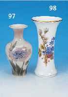 VASE, MEISSEN, UM 1890/1900, H. 24 CM, BLUMENDEKOR MIT SCHMETTERLING, GOLDRAND L. BERIEBEN