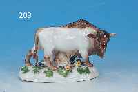 PORZELLANSKULPTUR, MEISSEN, UM 1890, 8 X 15 CM, BULLE MIN. BESTOßEN, (L. AN DEN HöRNERN BESTOßEN)