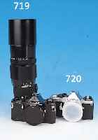 ZWEI PENTAX KB-KAMERAGEHäUSE, PENTAX ME UND PENTAX ME SUPER; DAZU DIVERSE PROSPEKTE ZU DEN KAMERAS; ZUSTAND 4F
