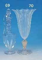 FUßVASE, MURANO, WOHL BARROVIER & TOSO, 70ERJAHRE, GLAS, H. 32 CM, KUPPA OPALISIEREND, STIEL MIT EINGESCHMOZENEM GOLDFLITTER