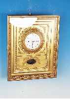 SOG. WIENER RAHMENUHR, UM 1830, VERGLASTE TüR, INTERNE VERZIERTE UND PROFI- LIERTE RAHMEN, SCHWUNGBEREICH DES PENDELS SICHTBAR ...
