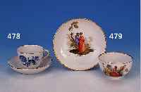 TASSE MIT UNTERTASSE, MEISSEN, UM 1770, PORZELLAN, FEINE BUNTE BEMALUNG, AUF DER TASSEUND UNTERTASSE DARST. VON JE EINER SCHäFER- SZENE, IM ...