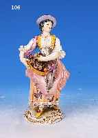 PORZELLANFIGUR, MEISSEN, UM 1880, BLUMENVER-KäUFERIN, BUNT BEMALT, SEHR QUALITäTVOLL, KLEID MIT PART. SPITZENBESATZ, GOLDSTAFFAGE, ALTERSBED. ...