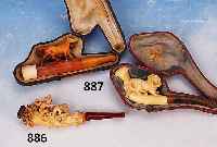 ZWEI ZIGARRENHALTER, DEUTSCH, UM 1860-70, MEERSCHAUM GESCHNITZT MIT LöWE BZW. PFERDEN, EINER GEKLEBT, IN ORIG. ETUIS