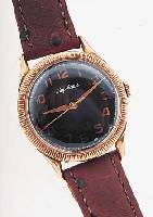 KIROWSKIJE HERRENARMBANDUHR, REF.-NR. 02040,SOWJETUNION UM 1953, RG 583/000, LüNETTE GE- RäNDELT, BODEN GEDR., AUßER LEDERB. ORIG.- ZUSTAND, ...