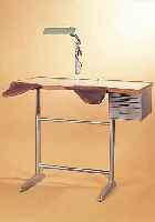 UHRMACHERTISCH, DT., UM 1960, HOLZPLATTE MIT HARTKUNSTSTOFF BESCHICHTET, SCHWENKBARE DAZUGEHöRENDE ARBEITSLAMPE, 4 KLEINE SCHUB- LADEN, ...