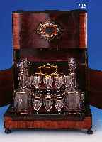 REISEBAR, FRANKREICH, UM 1900, NUßBAUMFURNIER, WURZELNUß, 27.5 X 32 X 23.5 CMREICH INTARSIERT, ALTES GLäSER, GLäSER VON BACCARAT ...