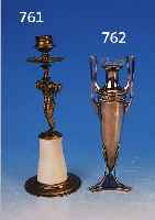 KERZENLEUCHTER, UM 1890, GELBGUß, VOLLPLAS- TISCHE MäNNERFIGUR, H. 24,5 CM, L. ALTERSSP., WOHL HORN- O. BEINEINLAGE