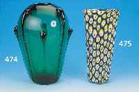 VASE, MURANO, UM 1960, MIT BUNTEN FLORALEN EINSCHMELZUNGEN, MILLIFIORI-TECHNIK, H. CA. 32,5 CM