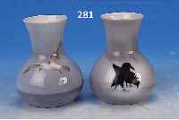 PAAR VäSCHEN, HEUBACH/LICHTE, UM 1900/05, PORZELLAN, SEHR FEINE BUNTE BEMALUNG VON VO- GELMOTIVEN: 1 X ZWEI KRäHEN; 1 X MöWE IM FLUG,H. JE CA. ...