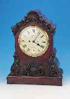 SOG. BRACKET-CLOCK, ENGLAND, UM 1880, REICH GESCHWUNGENES Z. T. FURNIERTES HOLZGE- HäUSE, IM SOCKEL UND GIEBEL MIT FLORALER ...