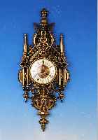 KARTELLUHR, FRANKREICH, UM 1900, REICH VER- ZIERTER MESSINGGUß, HISTORISMUS, IM GIEBEL FABELTIER WELCHES MIT SCHNABEL ANGEDEUTET DIE UHR HäLT, ...