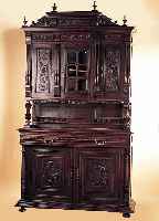 GROßES AUFSATZBUFFET, FRANKREICH UM 1880, EICHE MASSIV, REICH VERZIERT UND GESCHNITZT DOPPELSäULENDEKOR, MITTELTEIL MIT GLASEIN- SäTZEN, ...