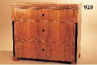 KOMMODE, DEUTSCH, BIEDERMEIERSTIL, UM 1850, NEU FURNIERT, KIRSCHBAUMFURNIER MIT SCHWARZEN HALBSäULEN, ALTER KORPUS, PLATTE UND FüßE ERNEUERT, ...