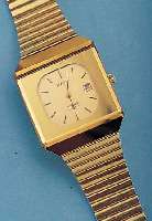 RADO HERRENARMBANDUHR DIASTAR, SCHWEIZ UM 1970, EDELST., BODEN 4-FACH VERSCHR., SAPHIR- FLACHGL. FACETT., EDELST.-BAND HART VERG., AUTOMATIK, ...