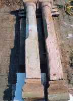 PAAR SäULEN, ENGLAND, 18. JH., SANDSTEIN, L. JE CA. 225 CM, WITTERUNGS- UND ALTERSSPUREN