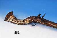 GEWEHR, AFGHANISTAN, DEKORATIONSWAFFE, MIT PERLMUTTINTARSIEN, L. CA. 126 CM, L. AL- TERSSCH.