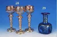 VASE, LöTZ, UM 1900/05, FARBL. GLAS MIT HELLBLAU- BIS TüRKISFARBENEM AUßENüBERFANG, SCHöN LüSTRIERT, KORPUS VIERFACH GEDELLT, LANG ...