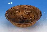 SCHALE, CHINA, SONG, 12. JH. N. CHR., STEINZEUG, GESCHNITTEN, DEKOR VON WOLKEN UND VöGELN, BEIGE-BRAUNE GLASUR, KRAKELIERT, D. 19 CM