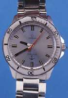 OMEGA HERRENARMBANDUHR GENEVE, REF.-NR. 135042, SCHWEIZ UM 1971, EDELST., BODEN GE- SCHR., KRONE M. FLANKENSCH., LüNETTE M. 60ER TEILUNG, ...