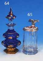 FLAKON, BACCARAT, UM 1840, FARBLOSES GLAS, BLAU üBERFANGEN, H. 23 CM, GOLDBEMALUNG, L. BERIEBEN