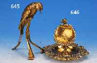 TASCHENUHRENSTäNDER, DEUTSCH, UM 1900, MESSINGGUß, REICH RELIEFIERT, H. CA. 11 CM, LEICHT VERBEULT