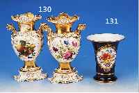 TROMPETENVASE, MEISSEN, MITTE 20. JH., PORZELLAN, H. 16 CM, KOBALTBLAUER FOND, BLUMENBOUQUETMALEREI, GOLDSTAFFAGE, AM RAND REST.