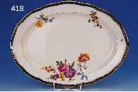 GROßE PLATTE, MEISSEN, PFEIFFERZEIT, PORZELLAN, KOLBALTBLAUER RAND, GOLDSTAFFAGE, FEINE BEMALUNG, GROßES BLUMEBOUQUET U. ZWEI KLEINERE, ...