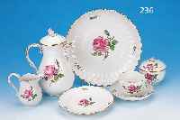 KAFFEESERVICE, MEISSEN, 70ER J., PORZELLAN, ROTE ROSE, 2. WAHL, 6 GEDECKE, KAFFEEKANNE, ZUCKERDOSE, SAHNEGIEßER UND KUCHENPLATTE