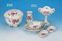 KONVOLUT 7 TEILE MEISSEN, 70ER JAHRE, 2. WAHL, ROTE ROSE, GOLDRAND, 2 ASCHENBECHER, 3-TLG. SCHäLCHENSET, EINE KL. BLUMENVASE, EIN ...